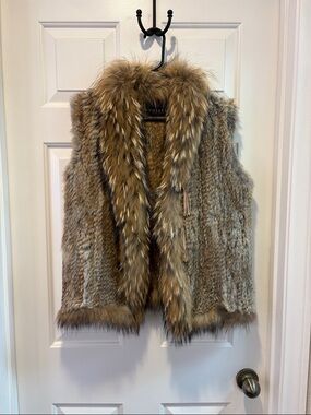 Tan Brown Fur-Trim Knit Vest - Women's